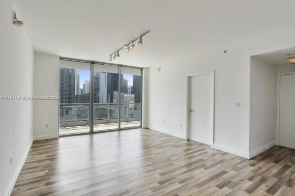 90 SW 3RD ST #2001, MIAMI, FL 33130