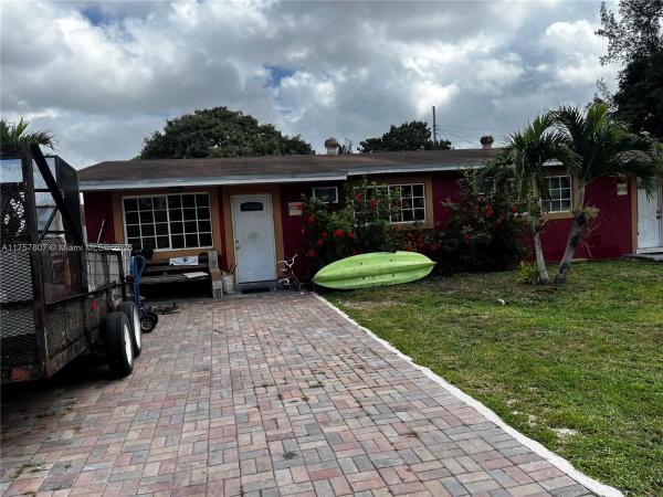 VENETIAN GARDENS ACRESPB