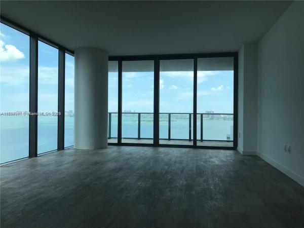 PARAISO BAY CONDO