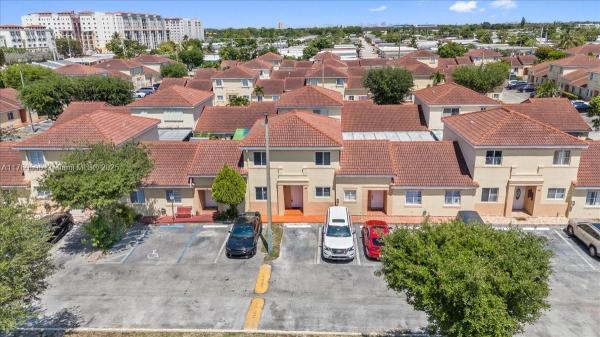 VILLAS AT BRISTOL PARK CO