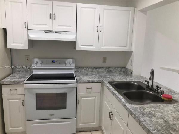 HERON AT THE HAMMOCKS CON