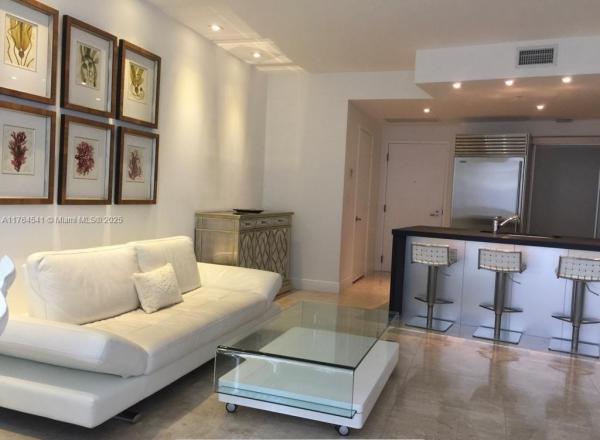 18201 COLLINS AVE #903, SUNNY ISLES BEACH, FL 33160