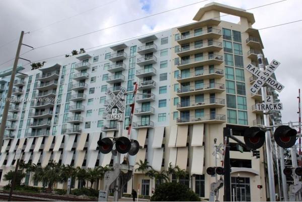 HOLLYWOOD STATION RES CON