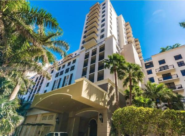 PUERTA DE PALMAS CONDO