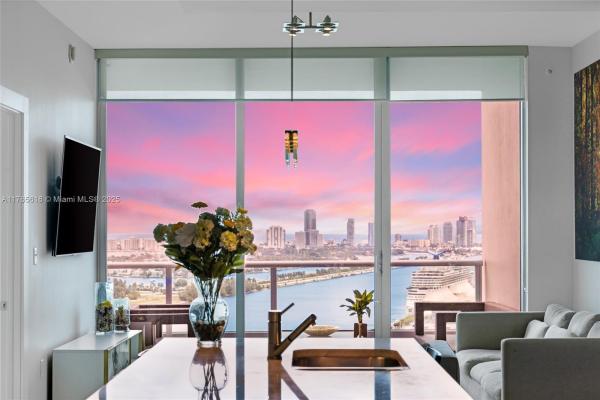 900 BISCAYNE BLVD #3107, MIAMI, FL 33132