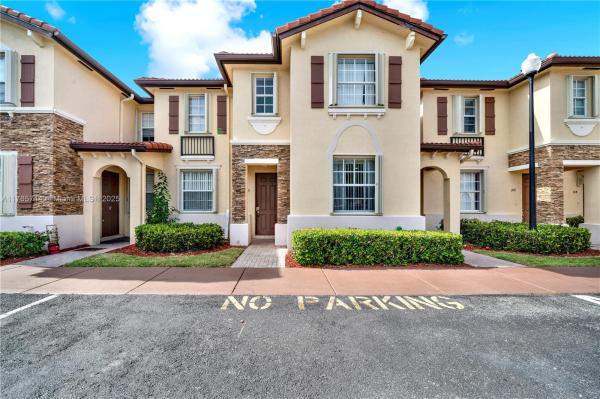 VILLAS AT CARMEL CONDO NO