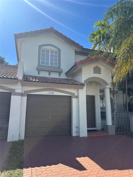 DORAL LANDINGS TOWNHOMES