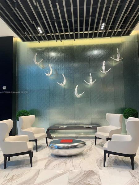 851 NE 1ST AVE #3905, MIAMI, FL 33132