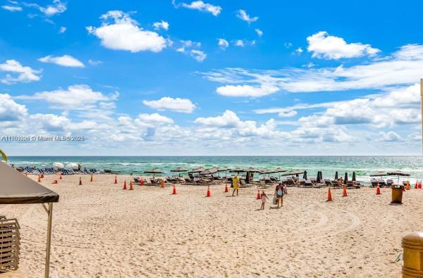 16699 COLLINS AVE #2007, SUNNY ISLES BEACH, FL 33160