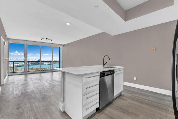 888 BISCAYNE BLVD #1710, MIAMI, FL 33132