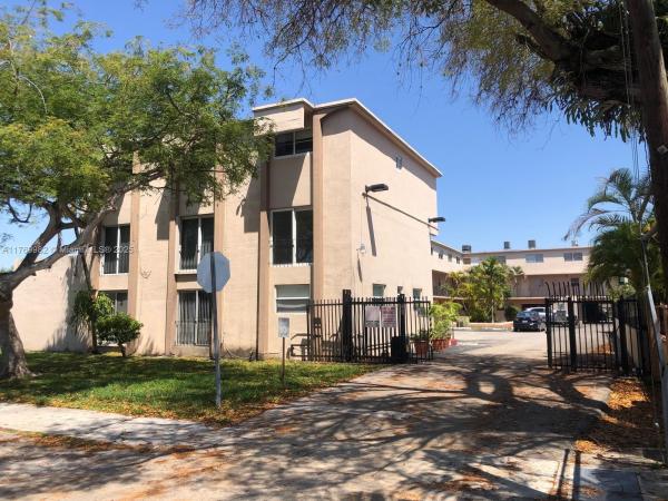 LE JEUNE MANOR CONDO