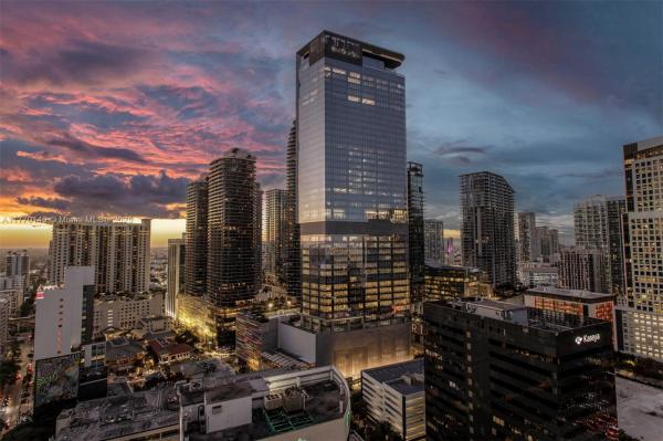 THE PLAZA 901 BRICKELL CO