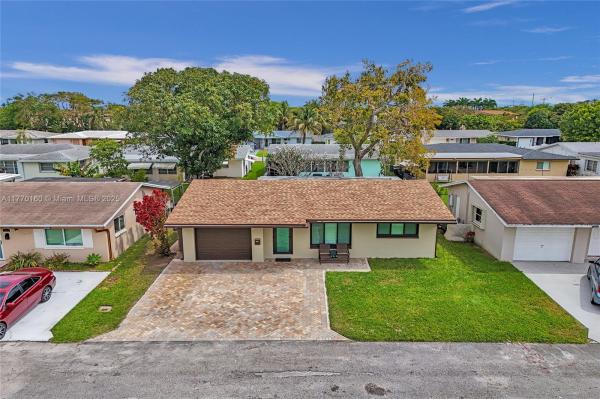 MAINLANDS OF TAMARAC LAKE