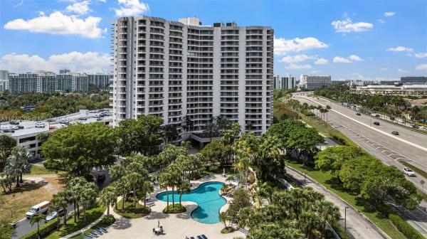 3300 NE 191ST ST #LP15, AVENTURA, FL 33180