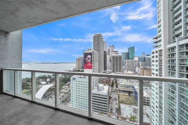 244 BISCAYNE BLVD, MIAMI, FL 33132