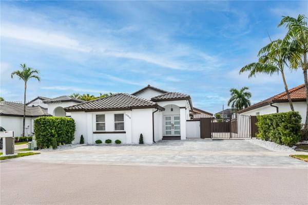 SHOMA HOMES AT TAMIAMI IV