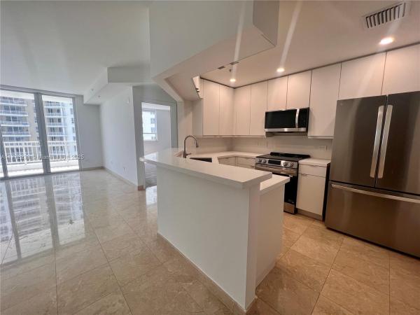 COURTS BRICKELL KEY CONDO