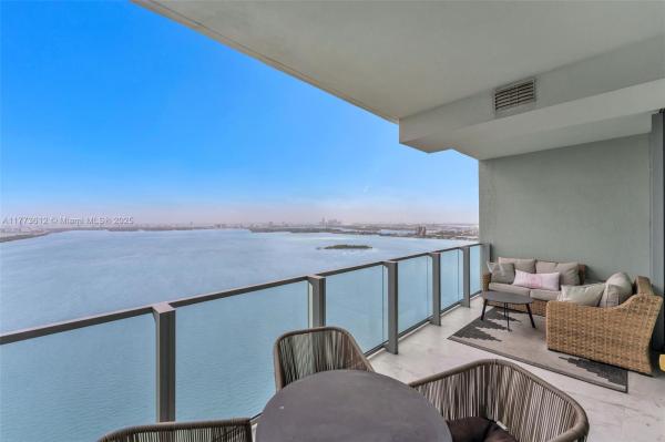 BISCAYNE BEACH CONDO