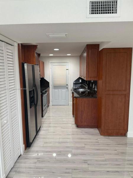 VENETIAN GARDENS AT COUNT