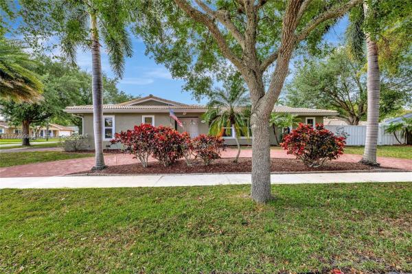 PLANTATIONS SECLUDED GARD