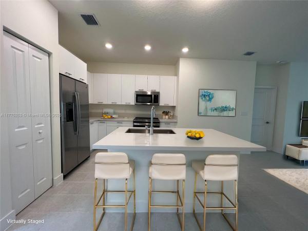 DOWNTOWN DORAL SOUTH PHAS