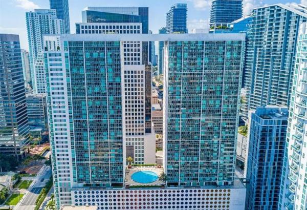 500 BRICKELL WEST CONDO