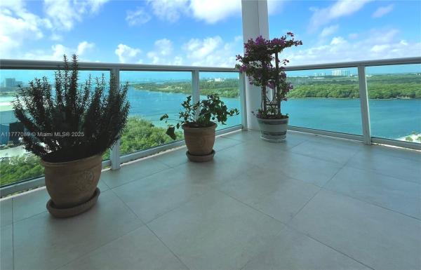 100 BAYVIEW DR #1827, SUNNY ISLES BEACH, FL 33160