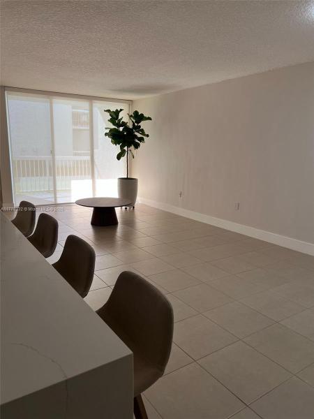 THE GREENS AT DORAL CONDO