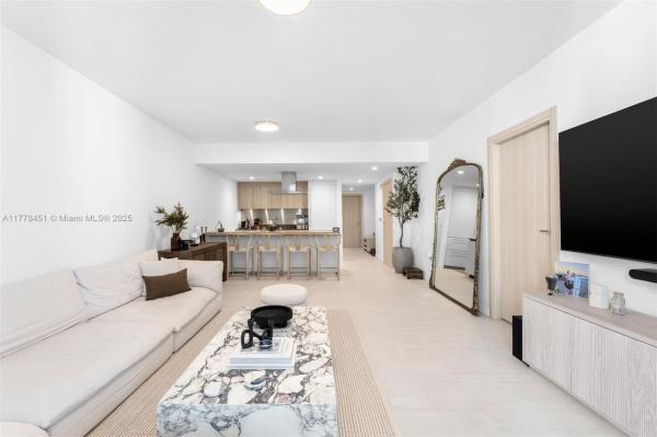 1000 BRICKELL PLZ #3605, MIAMI, FL 33131