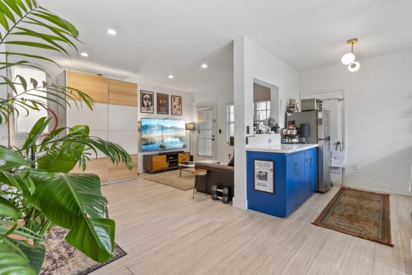 LINCOLN ROAD VILLAS EAST