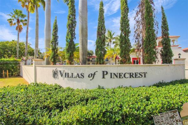 Villas Of Pinecrest Condo