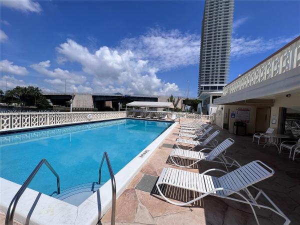 1817 S OCEAN DR #625, HALLANDALE BEACH, FL 33009
