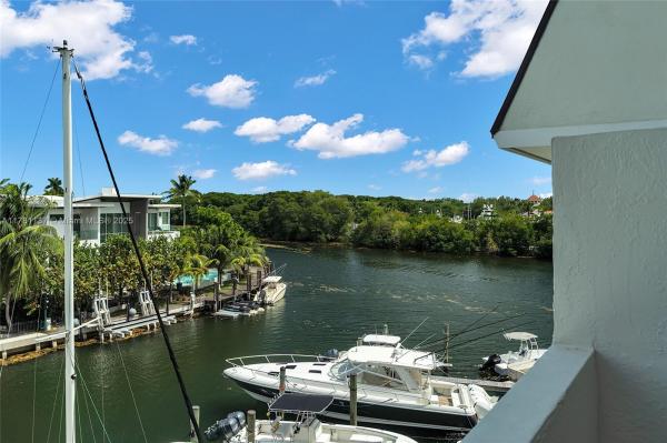 GABLES HARBOUR CONDO APTS