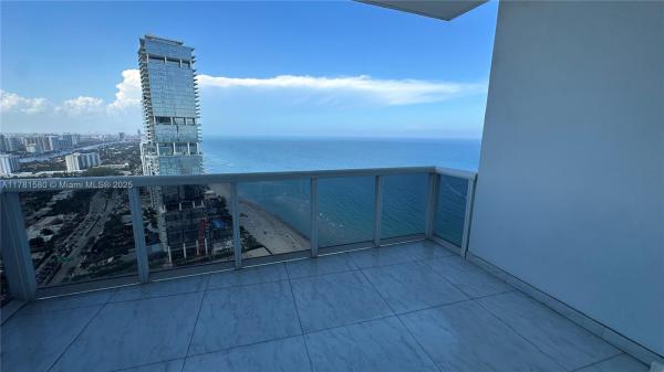 18201 COLLINS AVE #4902, SUNNY ISLES BEACH, FL 33160