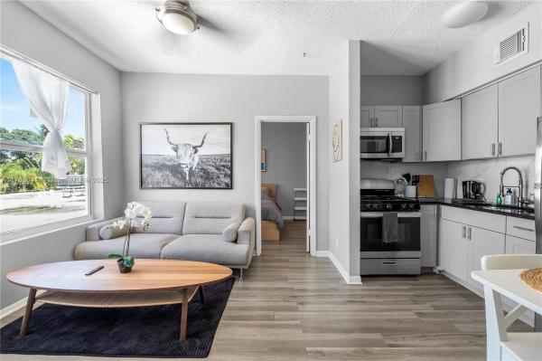 WINDSOR PLAZA CONDO