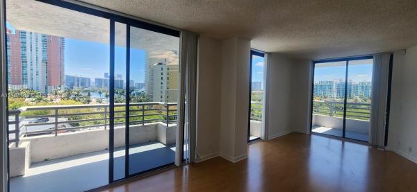 3300 NE 191ST ST #818, AVENTURA, FL 33180