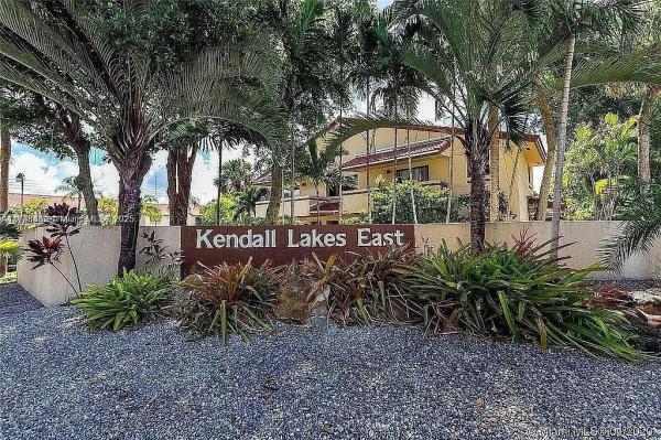 Kendall Lakes East Patio