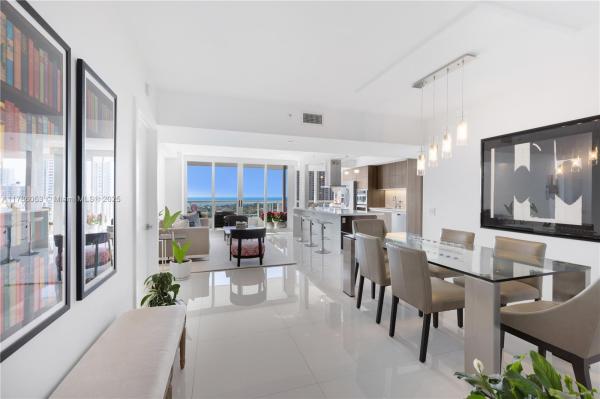 SOUTH TOWER AT THE POINT