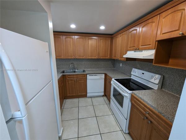 CORAL GATE EAST CONDO