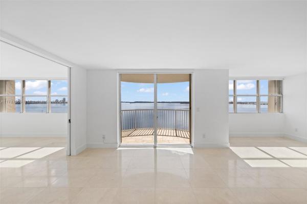 BAYSHORE PLACE CONDO