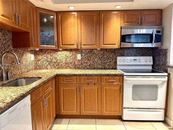 DESOTO PARK NORTH CONDO