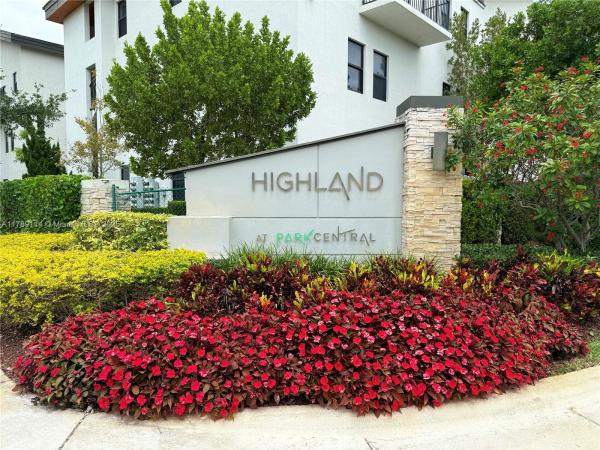 HIGHLAND AT PARK CENTRAL