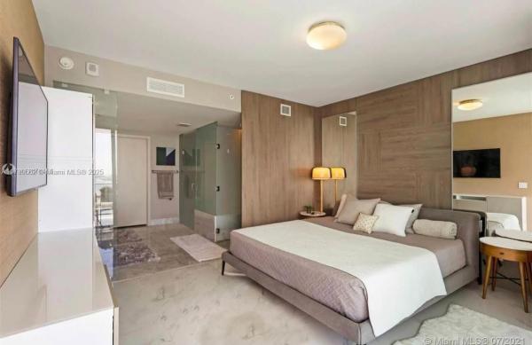 3131 NE 7TH AVE #2102, MIAMI, FL 33137