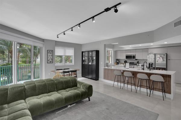 TURNBERRY VLG NO TOWER CO