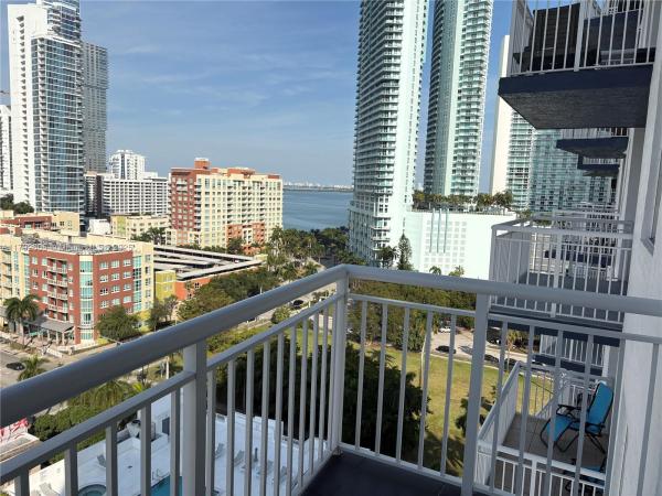 1800 BISCAYNE PLAZA CONDO
