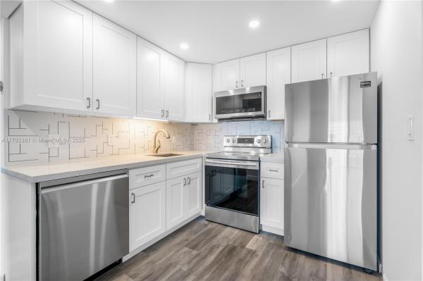 BAYCOURT TOWERS CONDO