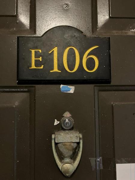 WINDWARD LAKES CONDO