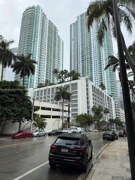 950 BRICKELL BAY DR #3604, MIAMI, FL 33131