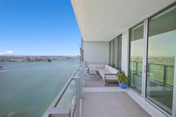 BISCAYNE BEACH CONDO