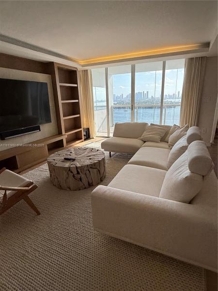 SUNSET HARBOUR NORTH COND